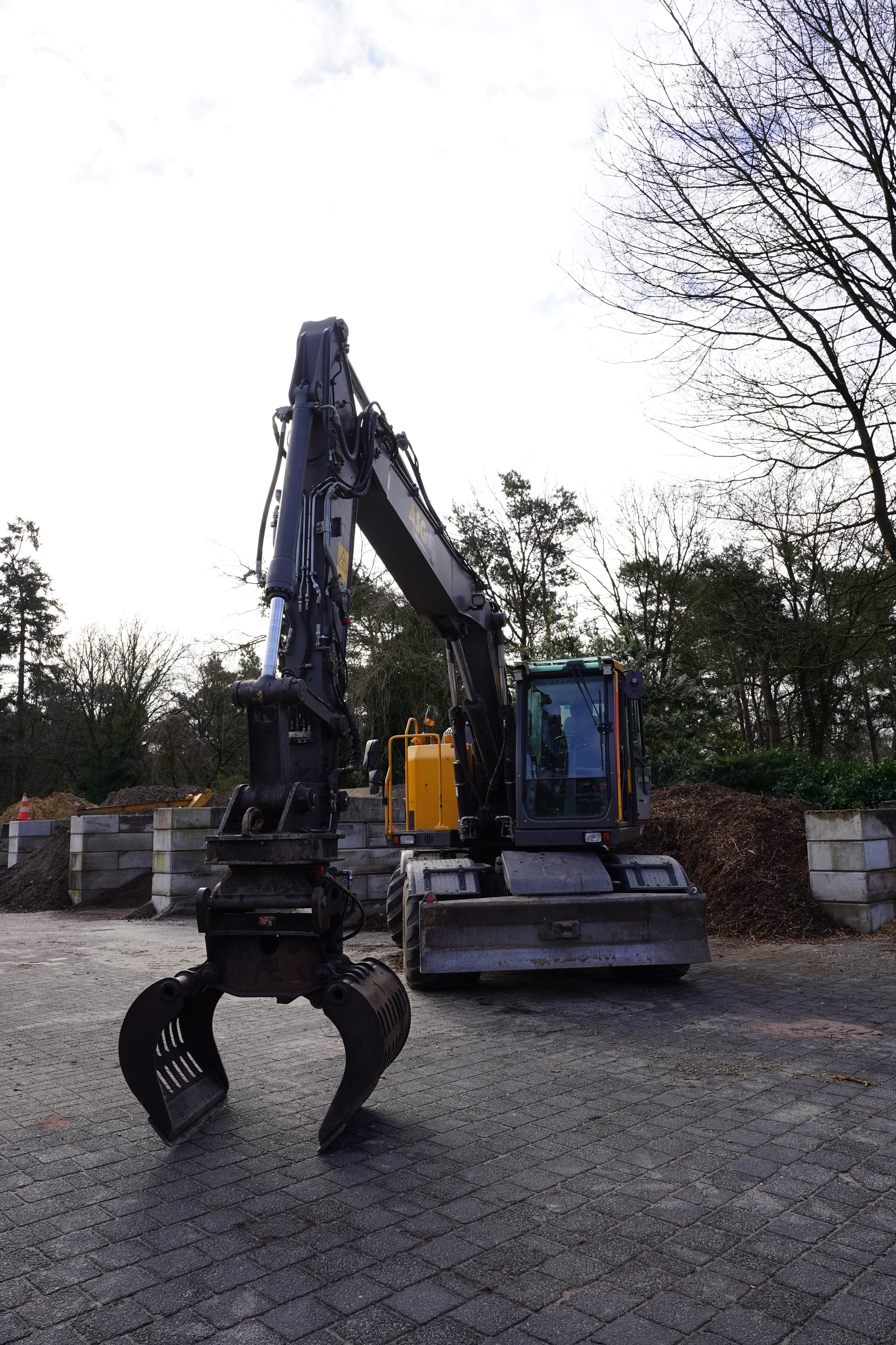 Professionele projectfoto van ASG Grondverzet op locatie